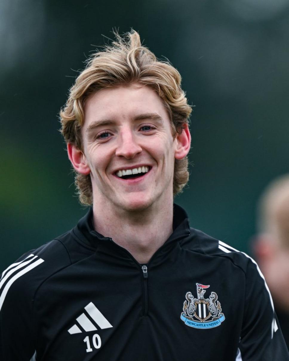 包含转折点！纽卡斯尔单刀错失，意大利杯加时末段攻防权衡，话题不断，训练强度明显提升的词条