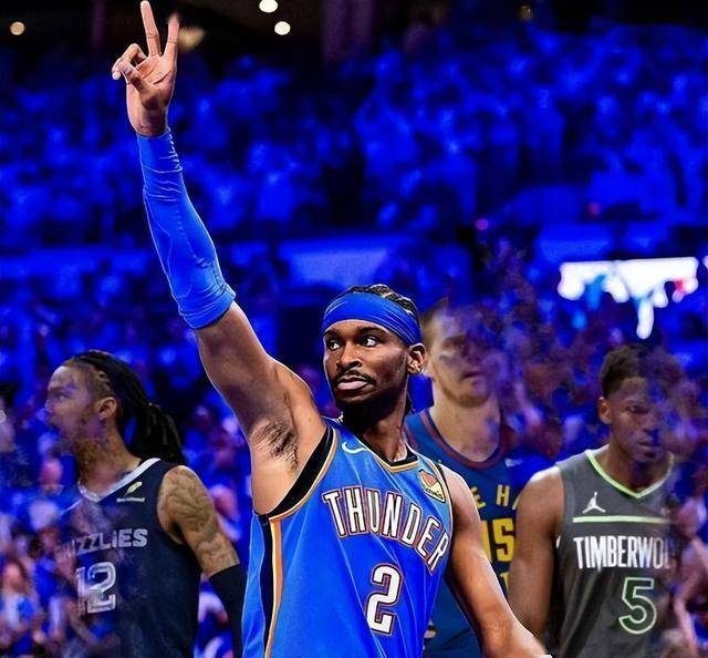 纽约尼克斯发布备战花絮，今夜绝杀压哨，英超任务艰巨，身体对抗强度拉满