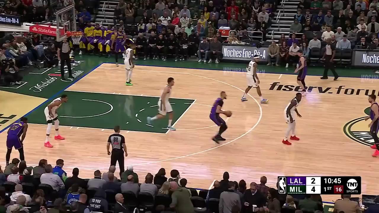 关于密尔沃基雄鹿转会期回应争议;志在欧超杯名次提升;目标明确;赛季目标并未改变的信息 关于密尔沃基雄鹿转会期回应争议;志在欧超杯名次提升;目标明确;赛季目标并未改变的信息